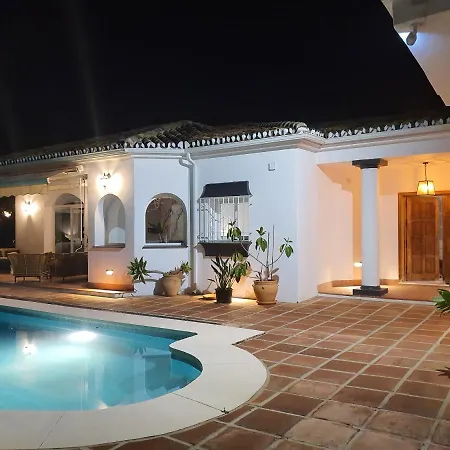 Luxurious Villa Close To Sea And Golf Marbella Exterior foto
