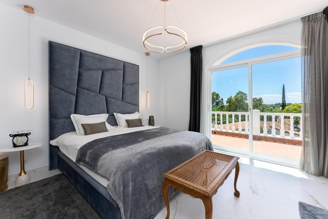 Luxurious Close To Sea&golf Villa Marbella