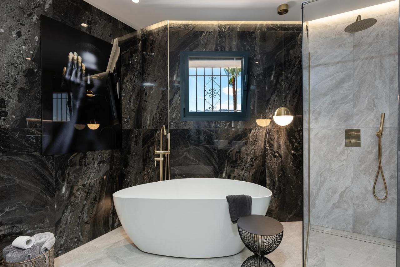 Luxurious Close To Sea&golf Villa Marbella